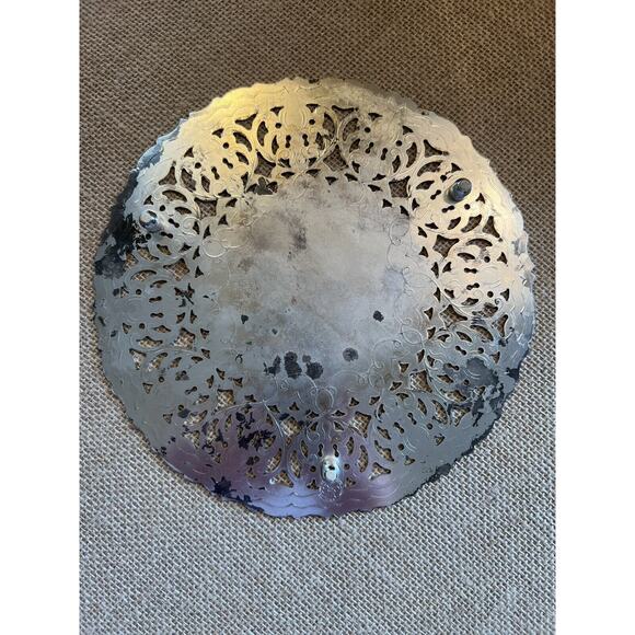 Vintage SILVERPLATE from Italy- Scalloped Edge Kitchen TRIVET - Picture 9 of 9